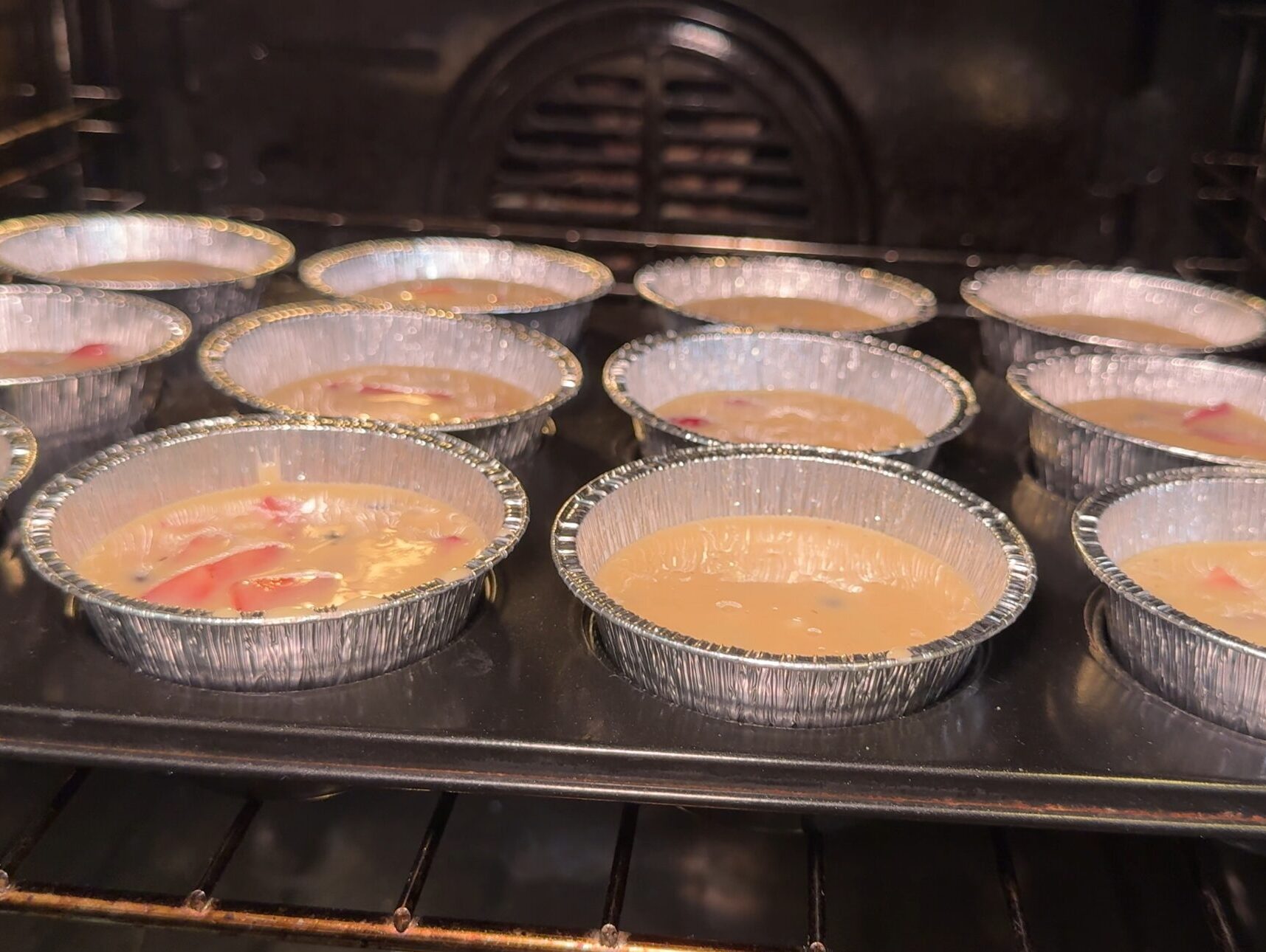 Muffin con gocce di cioccolato e fragole