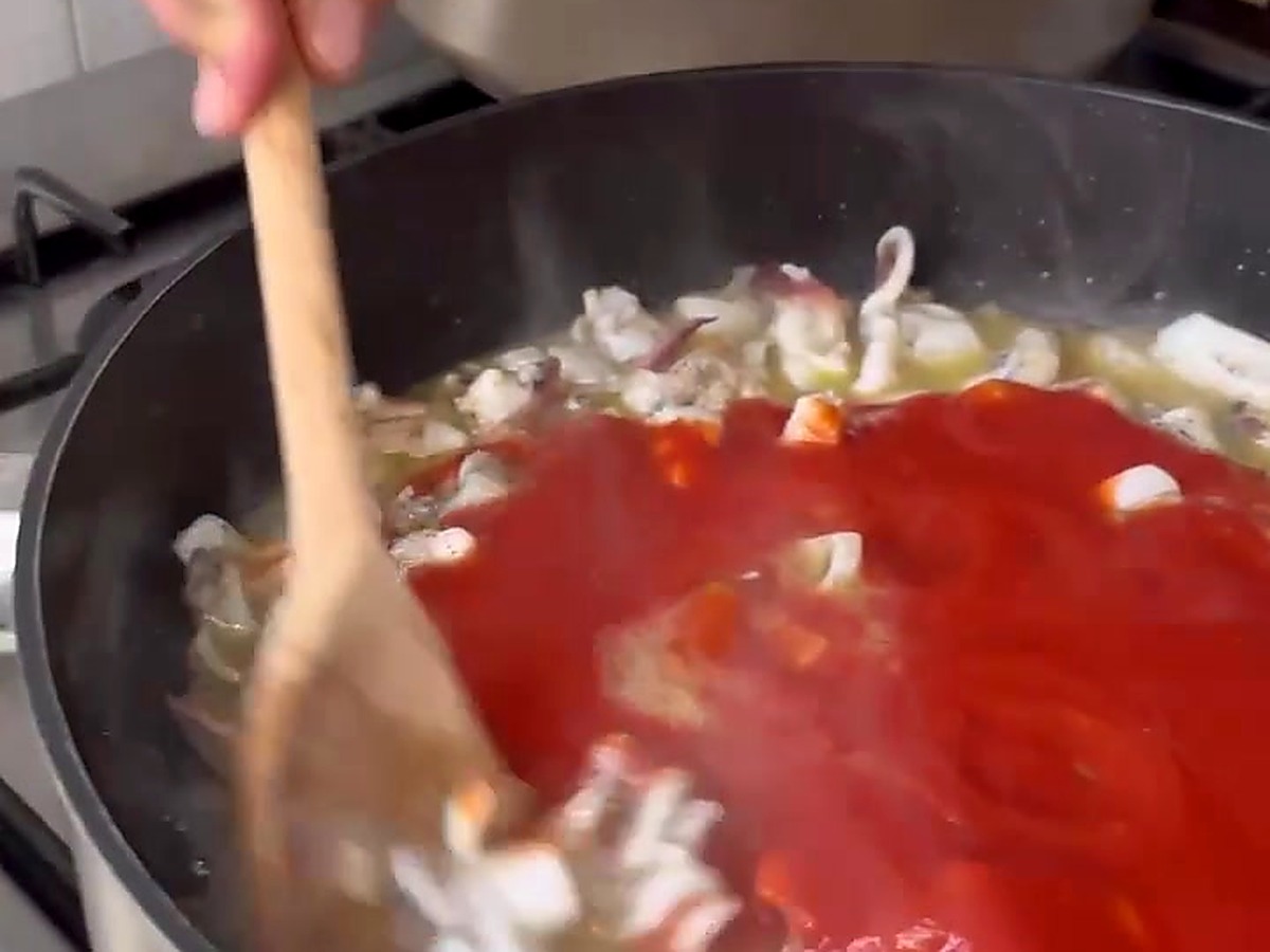 Pasta col nero di seppia alla siciliana