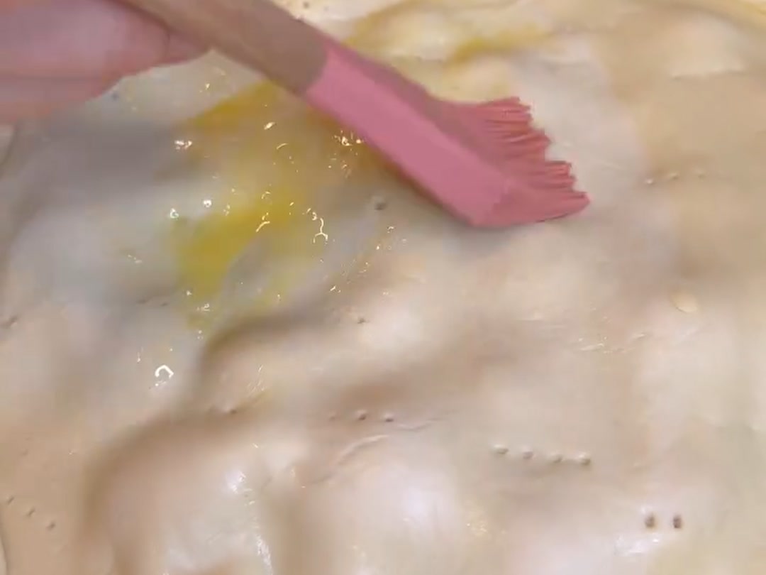 Pizza brisée con pomodorini e stracciatella