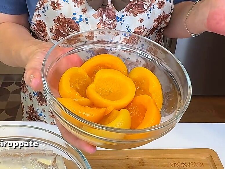 Torta alle pesche
