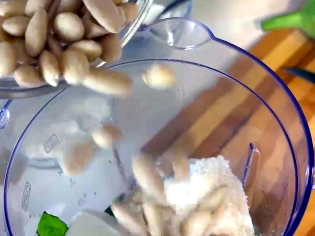 Pasta col pesto alla siciliana