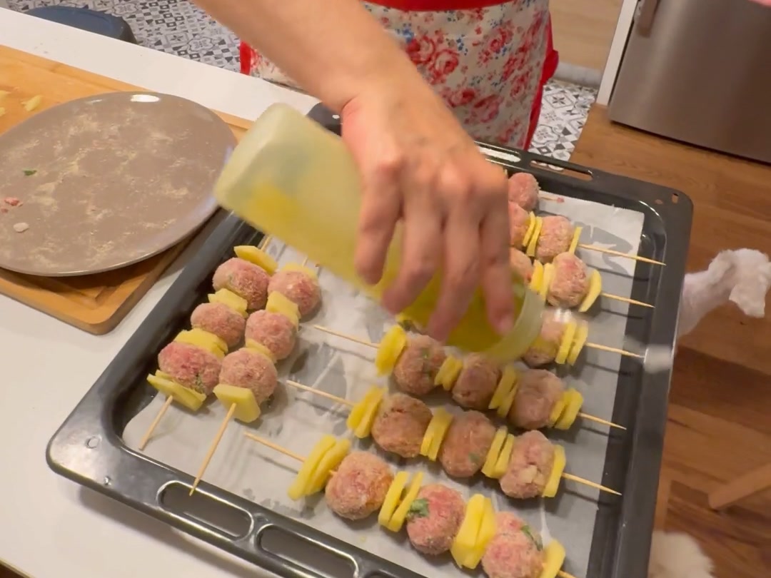 Spiedini di polpette e patate