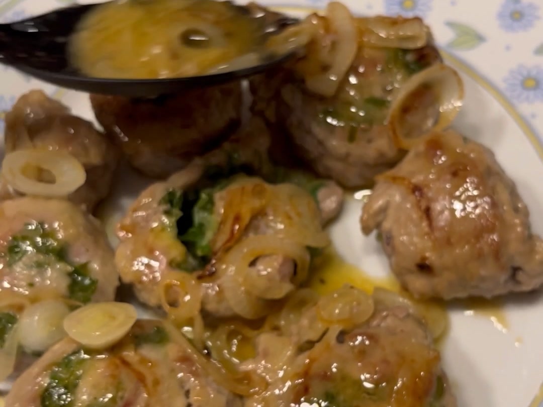 Rollè di carne ripieno in padella