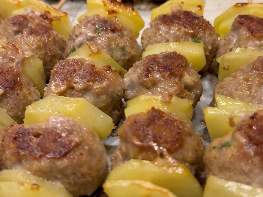 Spiedini di polpette e patate