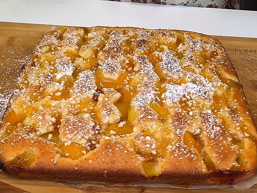 Torta alle pesche