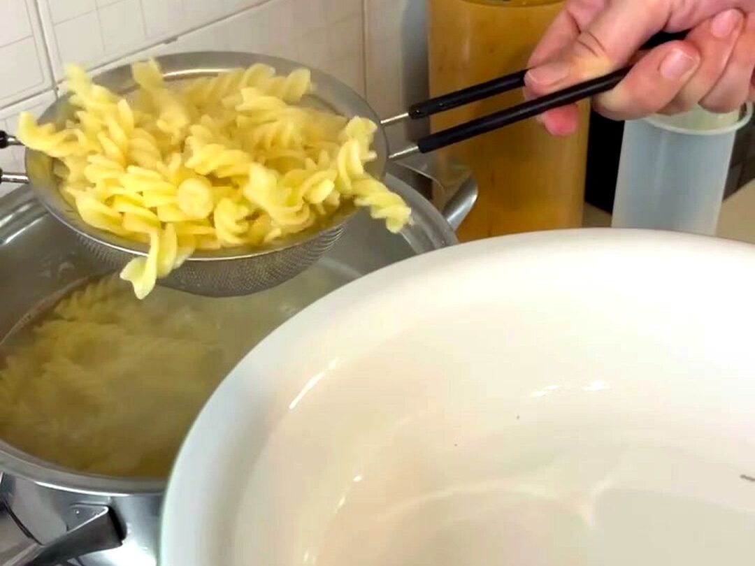 Pasta col pesto alla siciliana