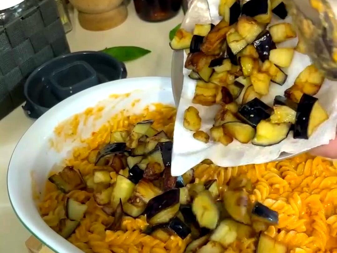 Pasta col pesto alla siciliana