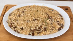 Risotto ai funghi porcini secchi cremoso con timo