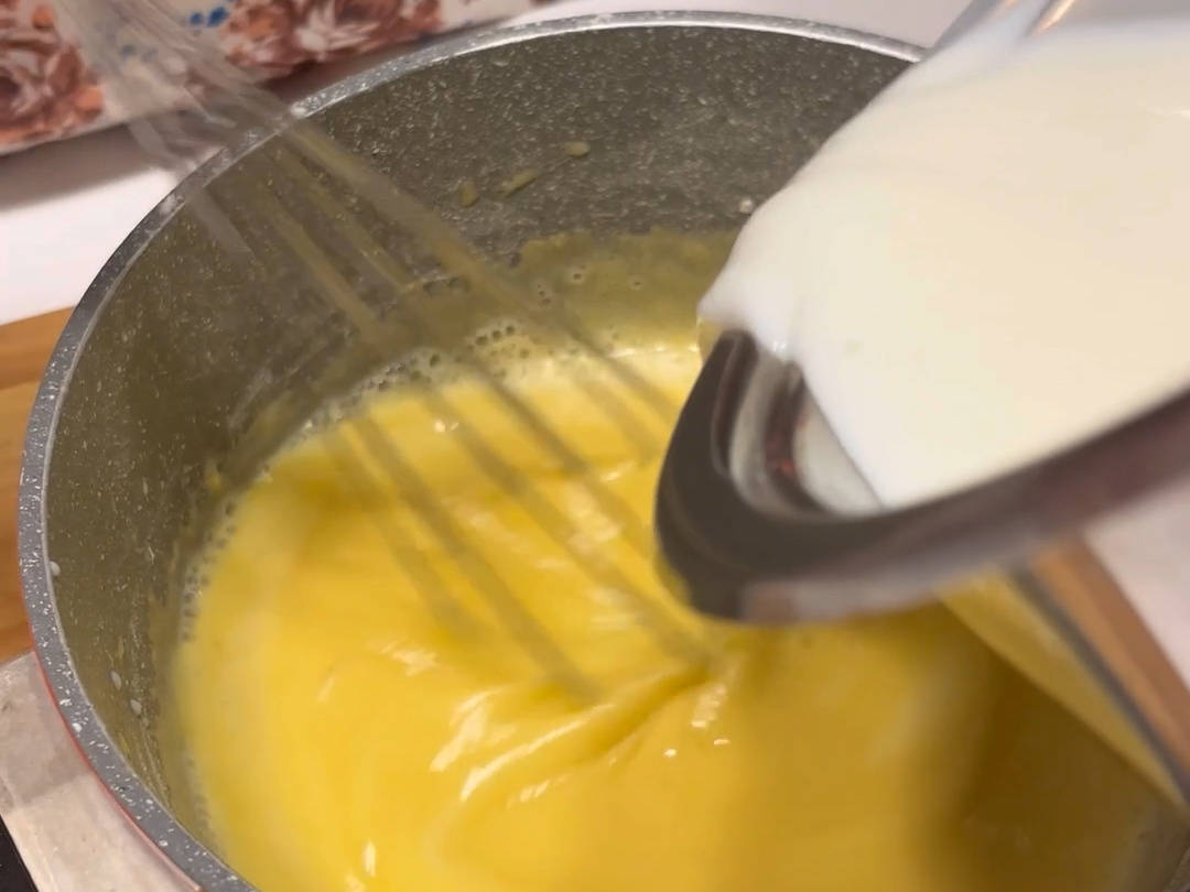 Bignè con crema al cioccolato